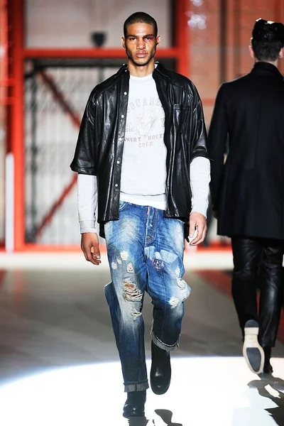 Look 24